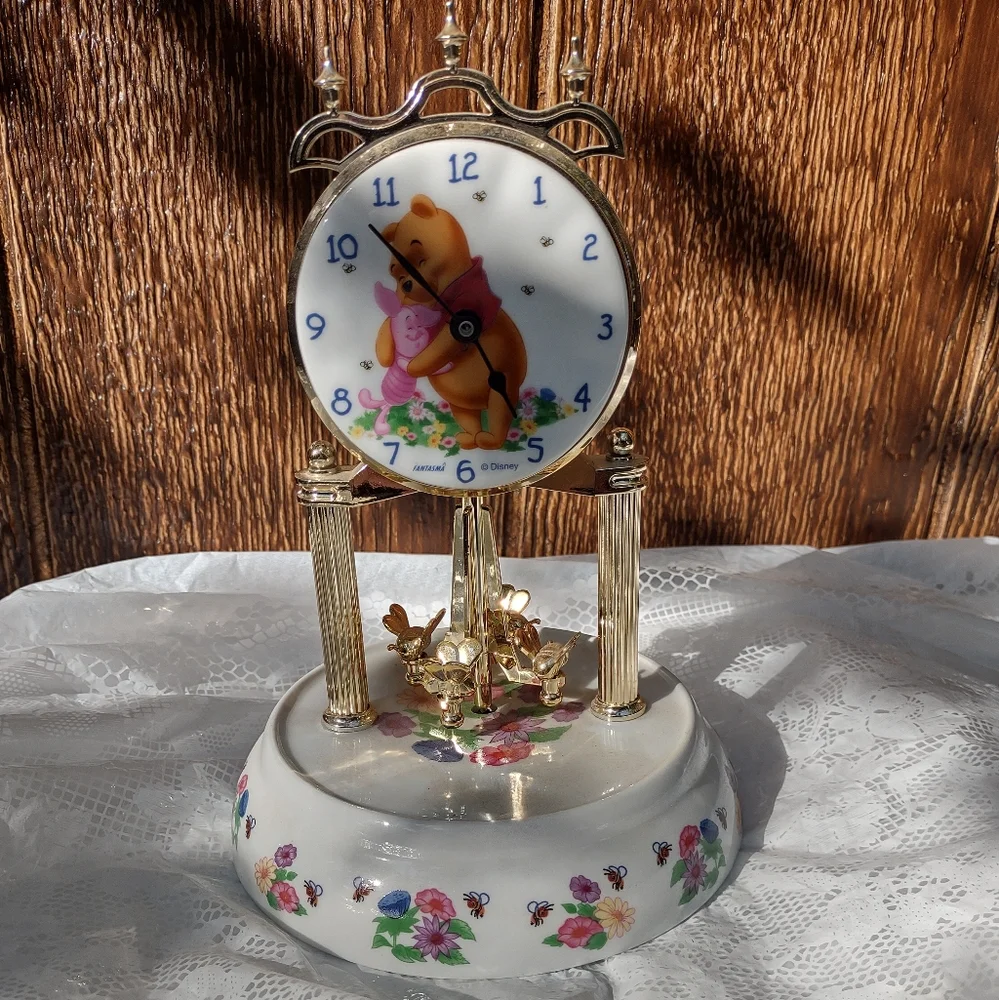WORKING Disney Winnie the Pooh & Piglet Porcelain Anniversary Desk Clock